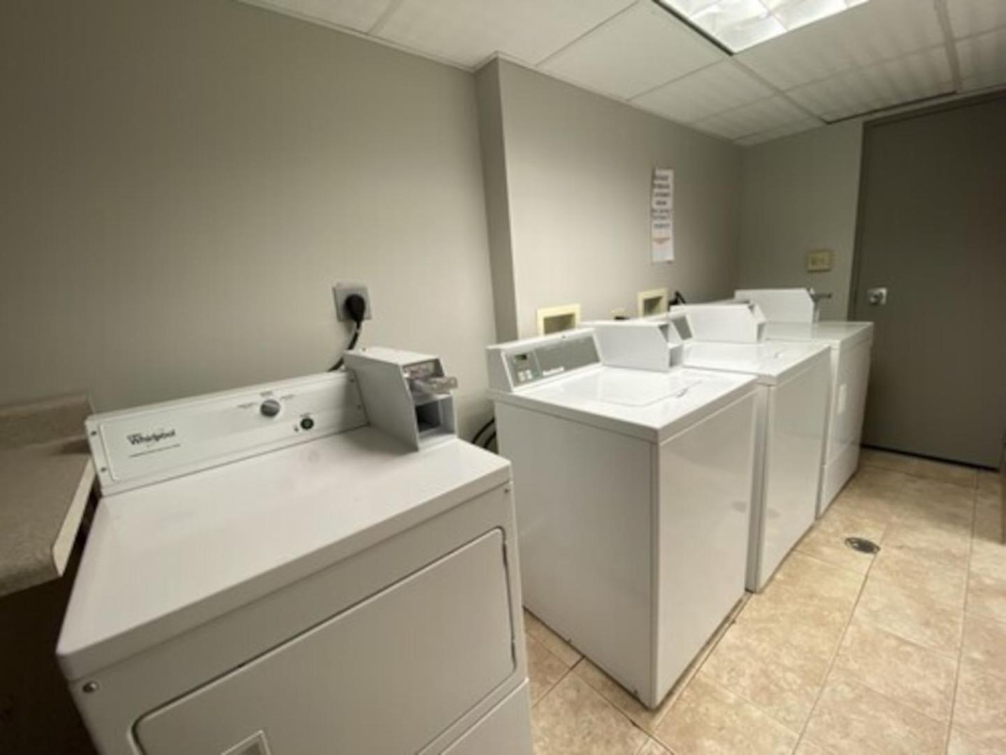 Super 8 By Wyndham Great Falls City Center Екстериор снимка